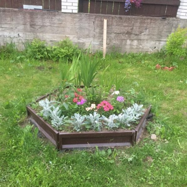Металлические клумбы